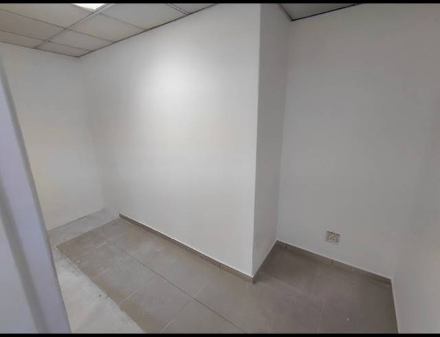 5,600M² OFFICE TO LET IN VORNA VALLEY